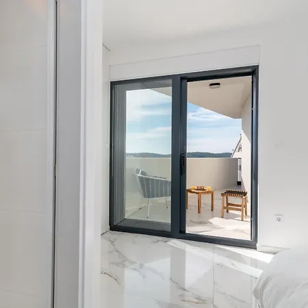 Lavender Tree - Luxury Apartmán