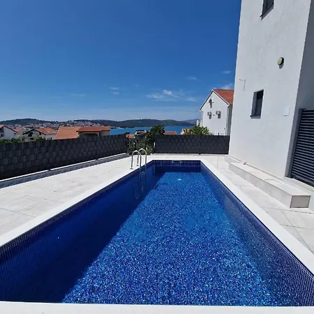 Lavender Tree - Luxury