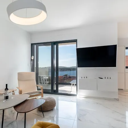Lavender Tree - Luxury Apartment Trogir