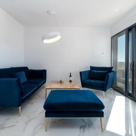 Lavender Tree - Luxury טרוגיר