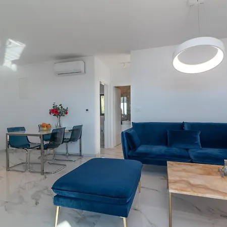 Lavender Tree - Luxury Apartment *