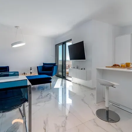 Apartment Lavender Tree - Luxury